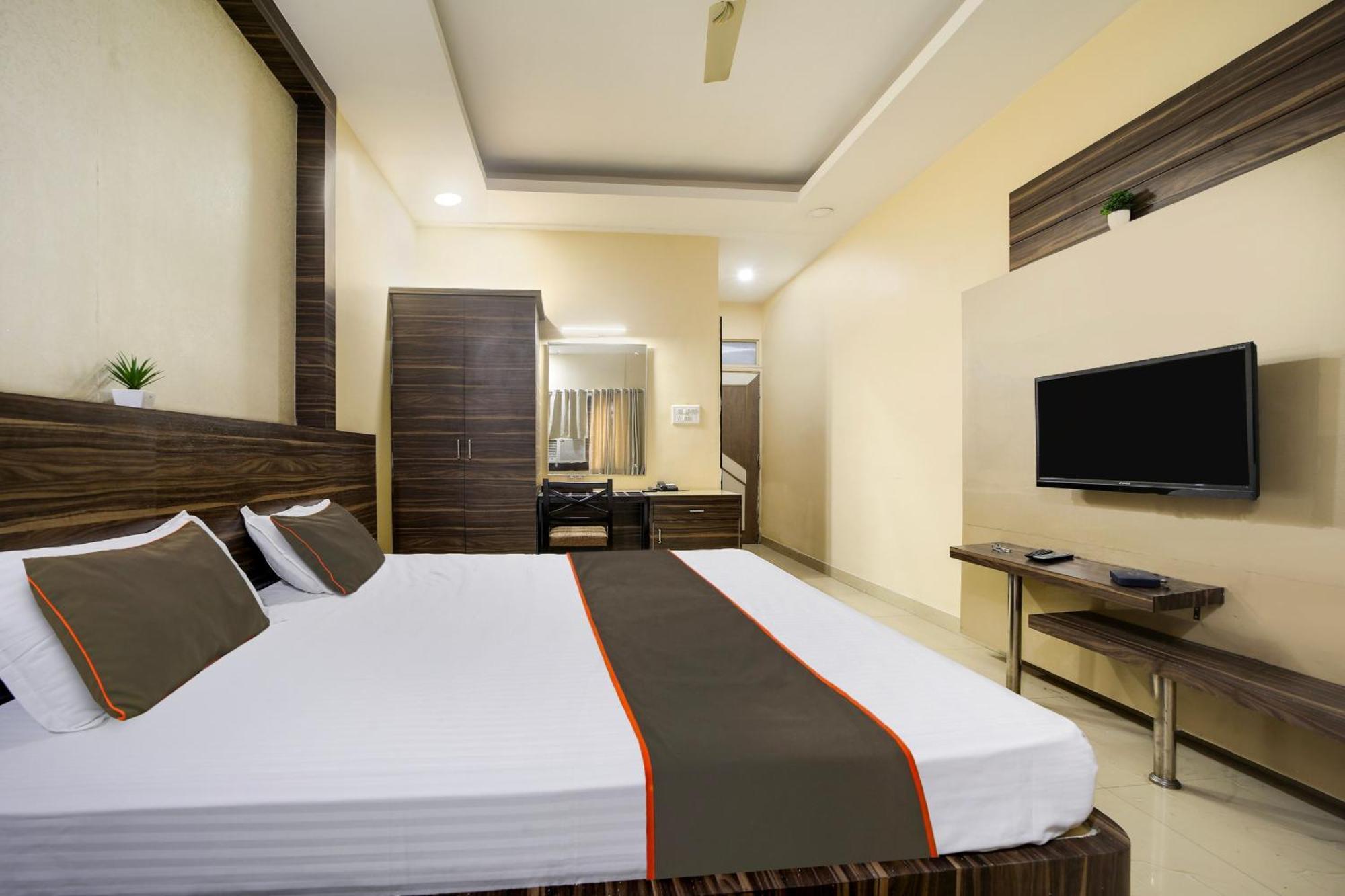 בהופאל Collection O Hotel Silver Inn מראה חיצוני תמונה