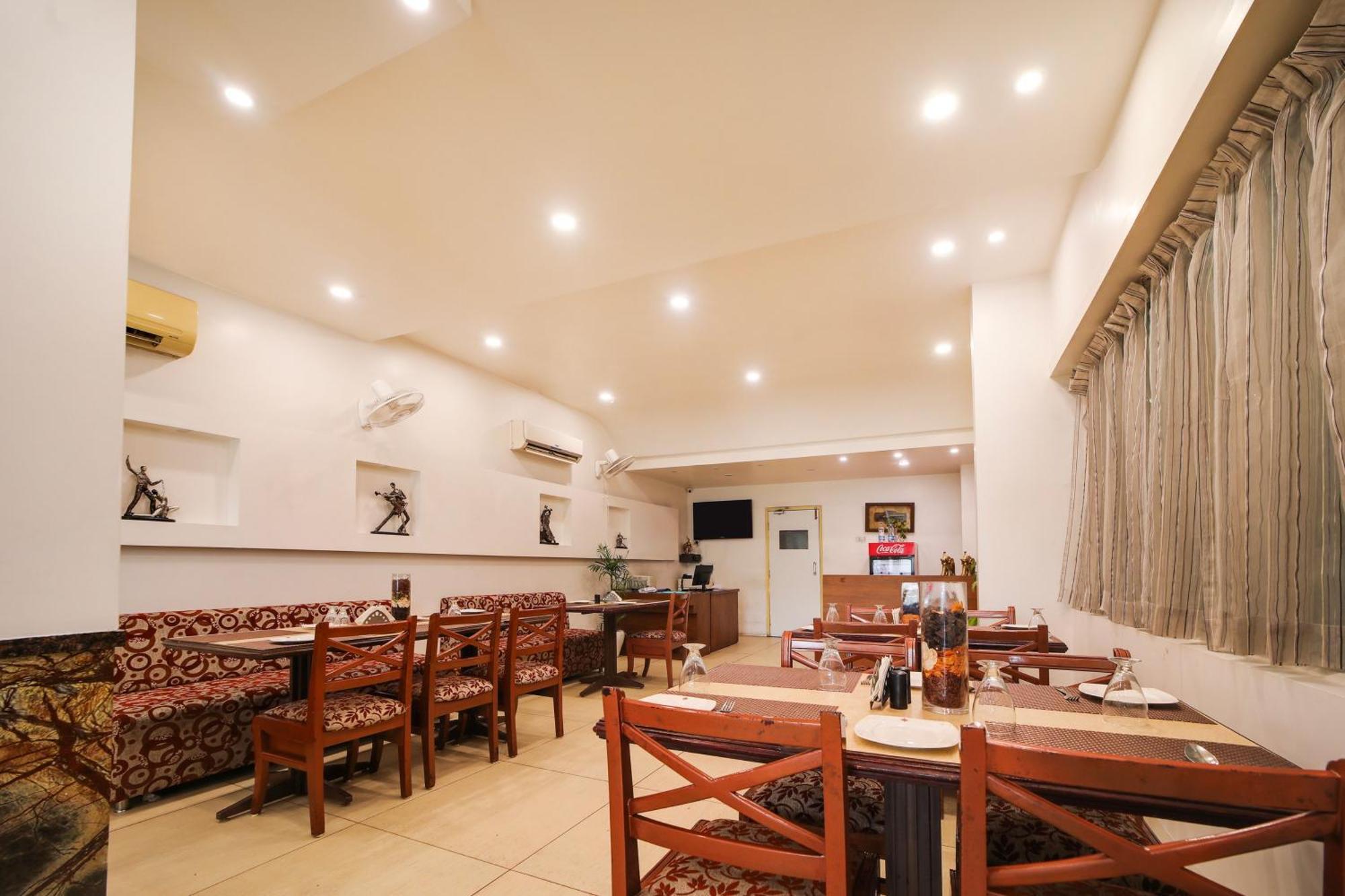 בהופאל Collection O Hotel Silver Inn מראה חיצוני תמונה