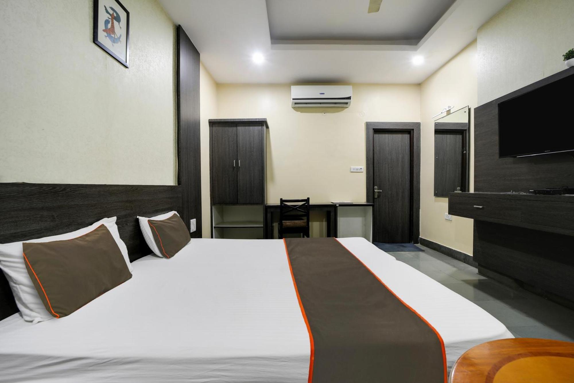 בהופאל Collection O Hotel Silver Inn מראה חיצוני תמונה