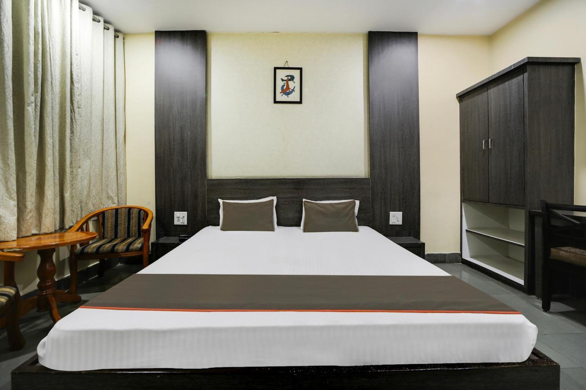 בהופאל Collection O Hotel Silver Inn מראה חיצוני תמונה